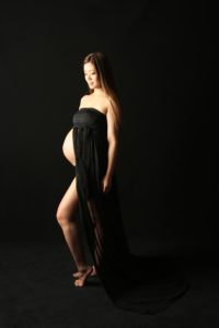 #301　マタニティフォト　黒いドレス　貸出衣装　カラー写真
